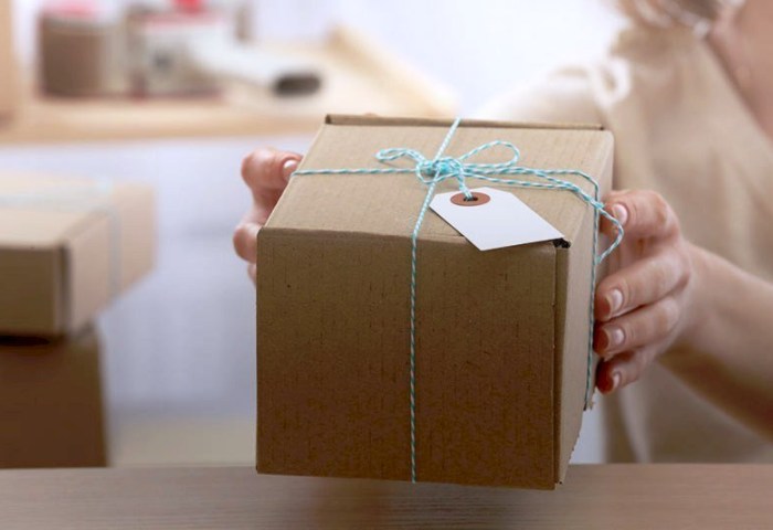 Почта Беларуси обновляет правила: теперь можно осмотреть посылку и отказаться от части содержимого