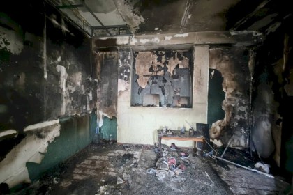 101 ИНФОРМИРУЕТ: горели хозпостройка и жилые дома