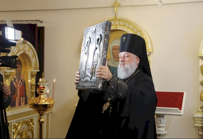 Икона с изображением Святых Александра Невского и Нины передана Брестской епархии 