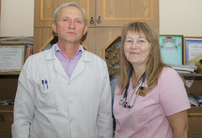 Герои в белых халатах - уже 30 лет Александр и Любовь Дейко работают в Дивинской участковой больнице