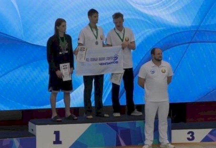 Кобринчанин Дмитрий Строчук стал одним из лучших в чемпионате Брестской области по плаванию