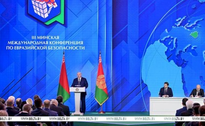 Призыв к разрядке, стратегия в Африке, деревня будущего и литовская афера. Итоги недели Президента