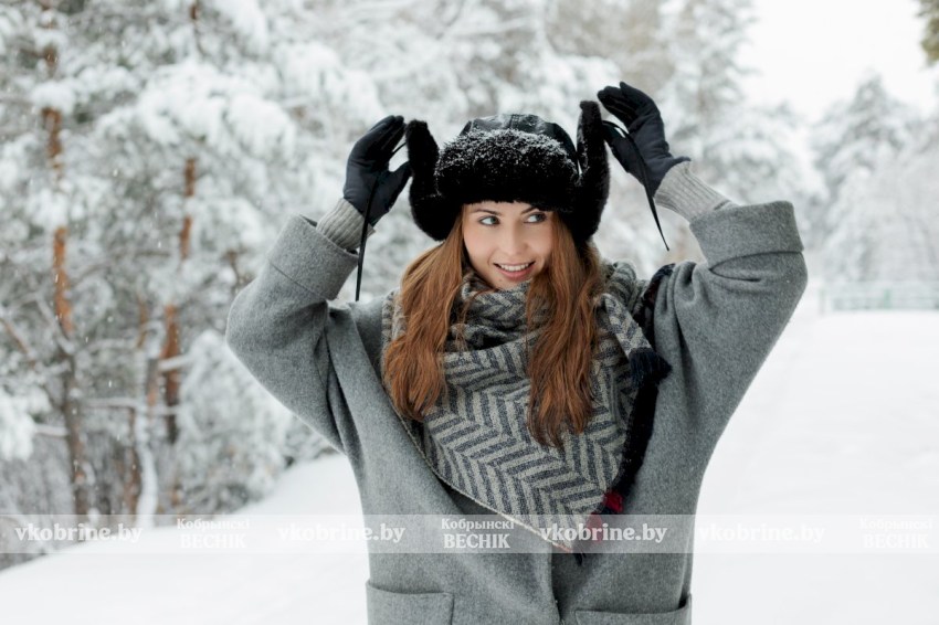 Пуховики-одеяла, пальто с акцентами и мех везде: гид по зиме 2025–2026