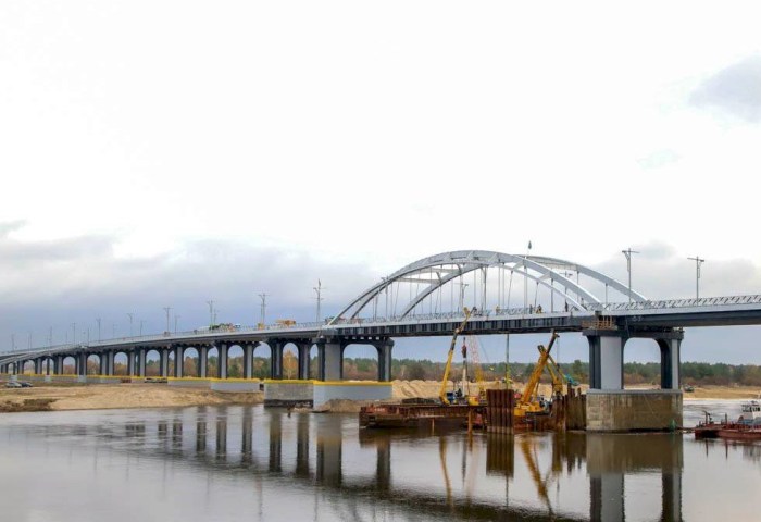 Мост в Мозыре планируют открыть 6 ноября - в строительстве участвовала техника предприятия из Кобрина