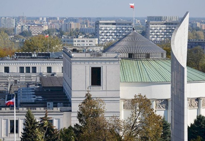 Правительство Польши представило Сейму проект бюджета на 2026 год с рекордным дефицитом (271,7 млрд злотых) 