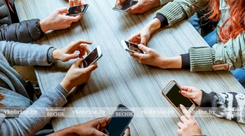 Имба, окак, вайб: топ-5 слов, которыми говорят зумеры в 2025 году