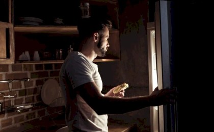 Что можно есть перед сном, чтобы лучше спать: советы сомнолога