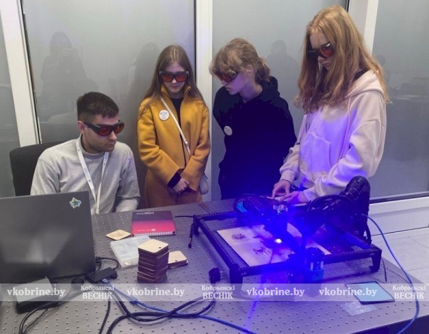Остромичские школьники совершили увлекательное путешествие в мир высоких технологий