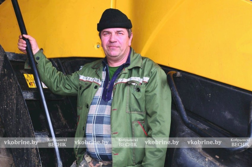 Механизатор ОАО «Покровский» Валентин Марчук: «Качественные корма – основа эффективного животноводства»