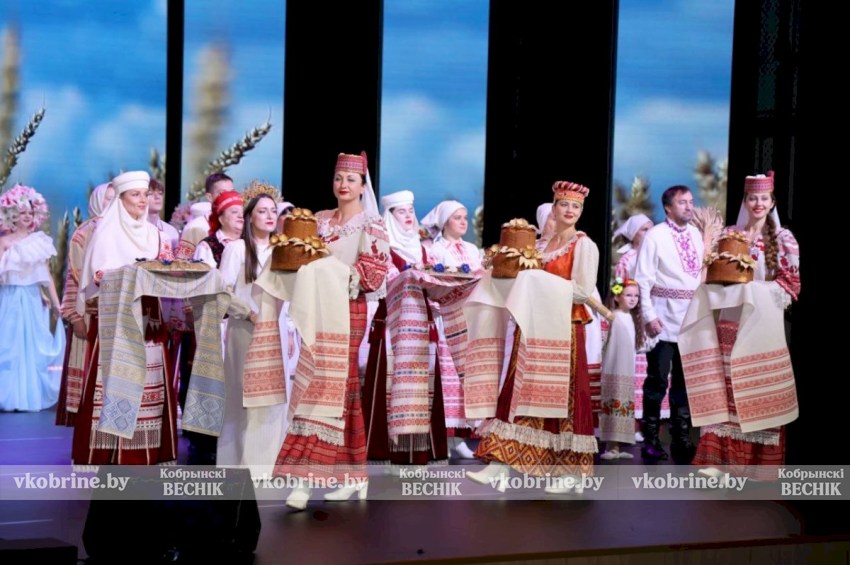 В преддверии профессионального праздника в Кобрине чествовали тружеников села