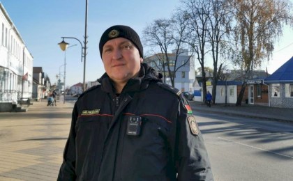 Участковый инспектор милиции Кобринского РОВД Александр Ничипорук:  «Очень важно найти с людьми диалог»