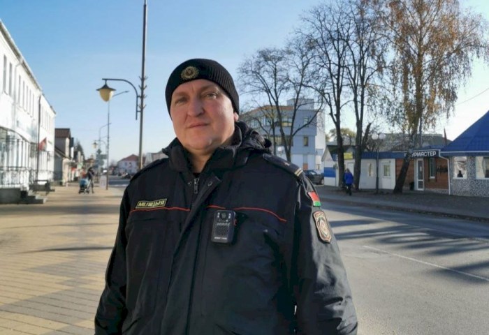 Участковый инспектор милиции Кобринского РОВД Александр Ничипорук:  «Очень важно найти с людьми диалог»