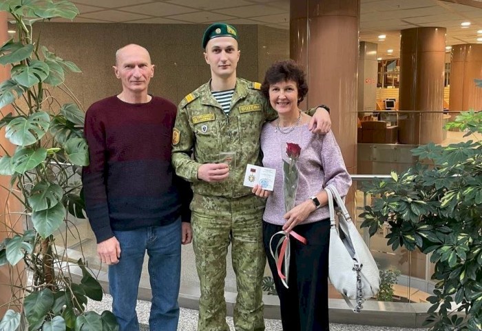 «Сын — наша гордость!» -  история молодого пограничника Константина Гребенчука, выполнившего долг перед Отечеством
