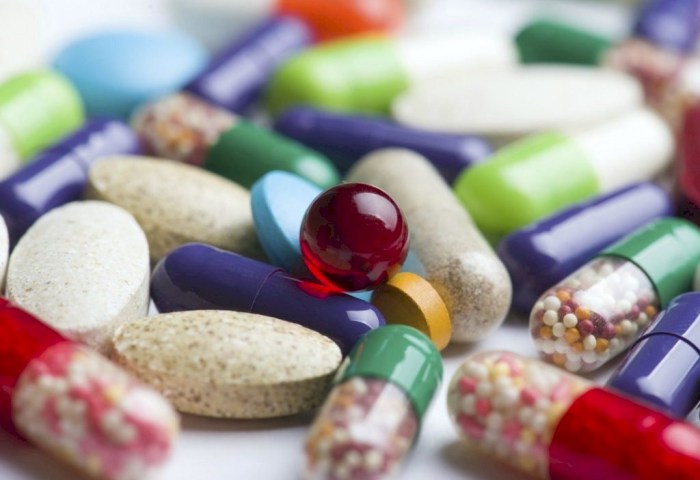 Самолечение антибиотиками при простуде опасно: почему нельзя пить их без назначения врача