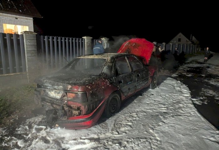 Два пожара за неделю в Кобринском районе: огонь уничтожил автомобиль и квартиру, жертв нет