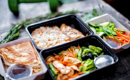 В «Белавиа» можно будет заказать горячее питание прямо на борт — что в меню?