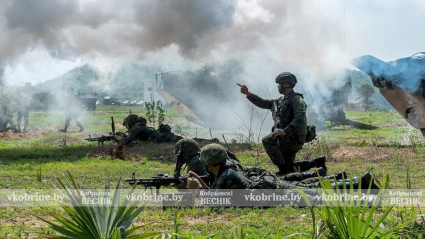 Таиланд эвакуировал сотни тысяч мирных жителей - конфликт с Камбоджей обостряется