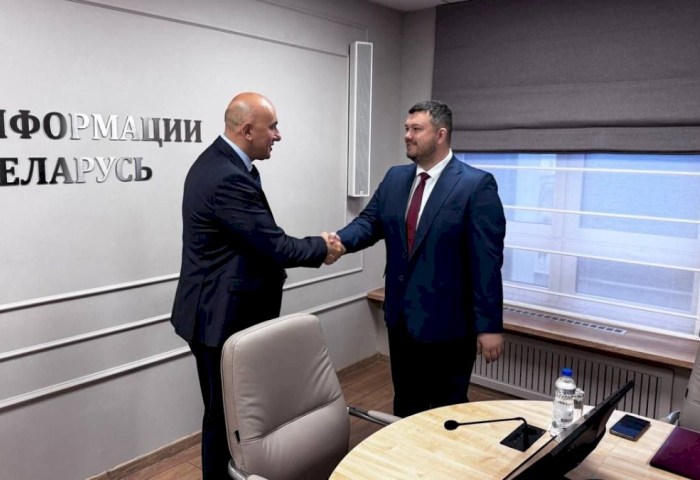 Министр информации Марат Марков для эксклюзивное интервью представителю блогосферы ПалВанычу из Кобрина