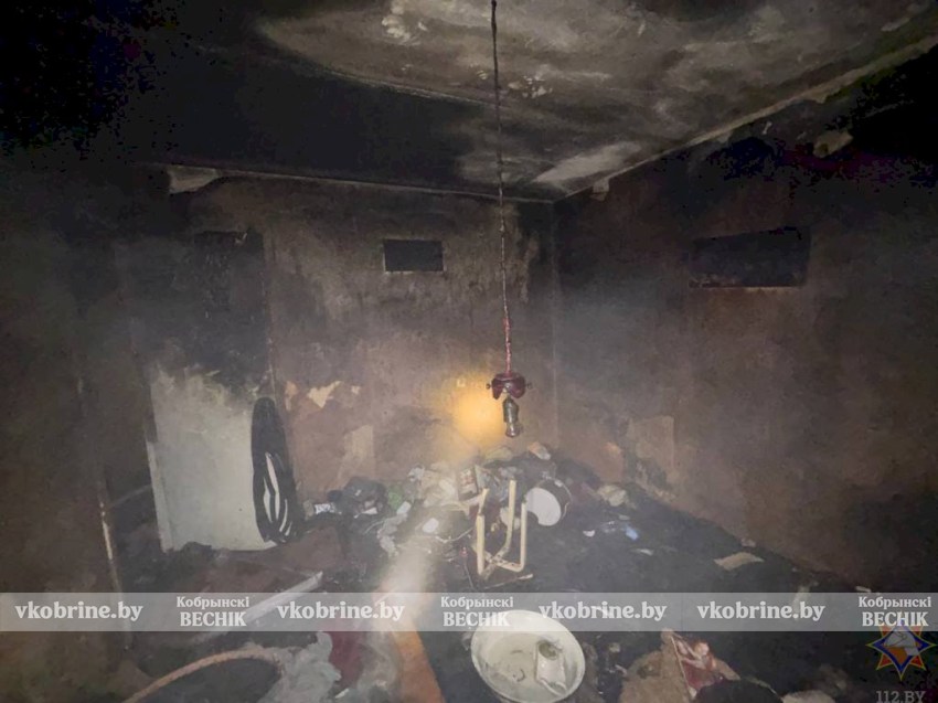 Огонь не пощадил жилье, но жизнь спасена: подробности трех пожаров в Кобринском районе