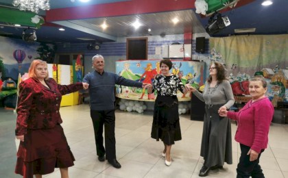 Золотой возраст в вихре танца: когда душа не знает лет. В Кобринском ТЦСОН работает танцевальный кружок