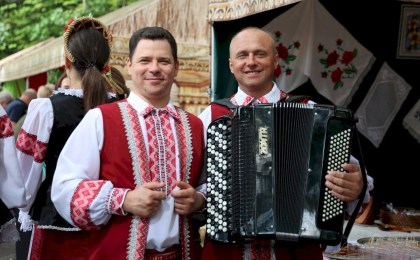 Живая нить народного таланта - уже 45 лет ансамбль «Залеская гамонка» из деревни Залесье радует зрителей своим творчеством