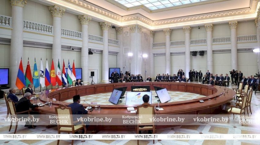 Саммиты в Питере, назначения и доклады силовиков, новогодний бал. Итоги недели Президента