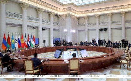 Саммиты в Питере, назначения и доклады силовиков, новогодний бал. Итоги недели Президента