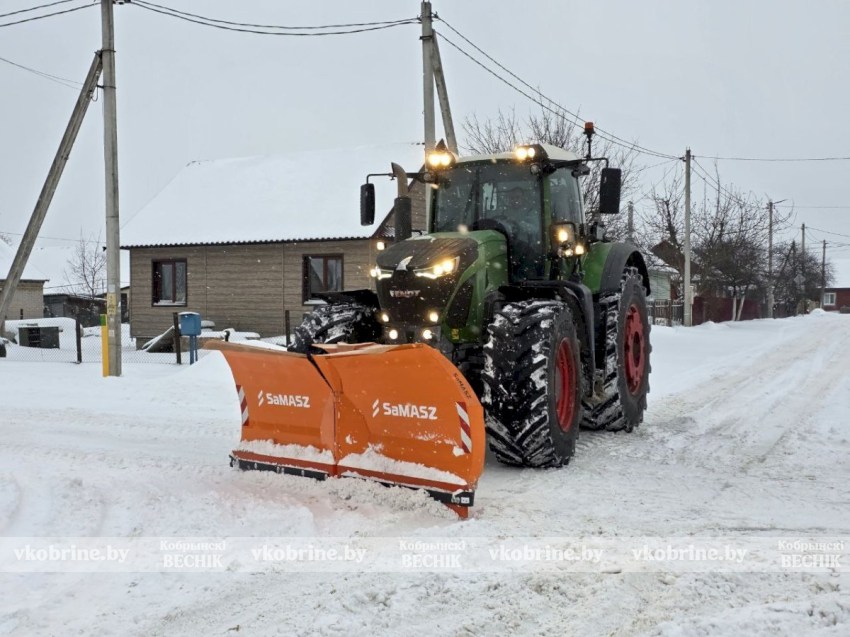 Борьба с последствиями снегопада продолжается на Кобринщине в непрерывном режиме