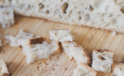 Какой сегодня праздник: почему 9 января строго запрещено выбрасывать хлебные крошки