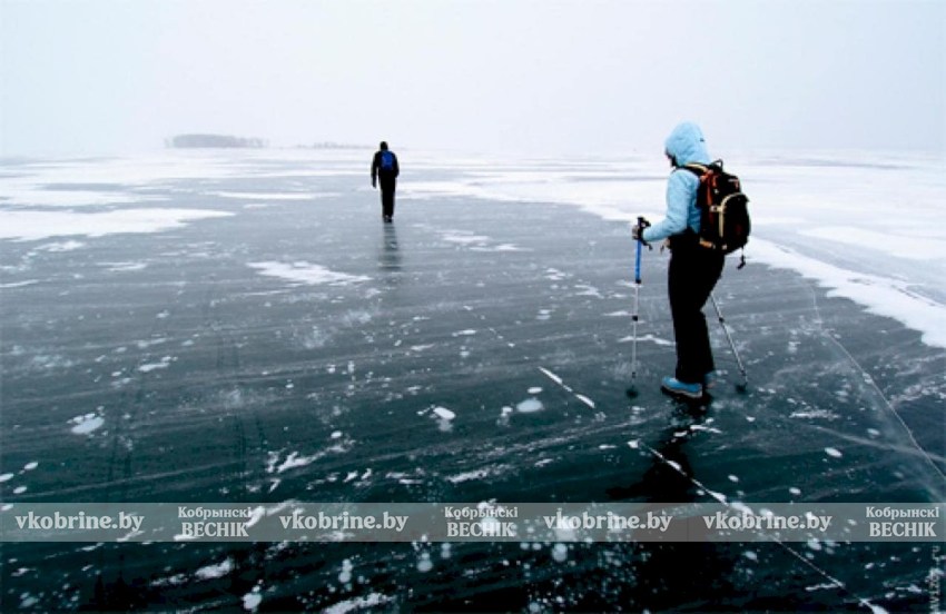 Белорусам рассказали, когда особенно опасно сокращать дорогу по льду
