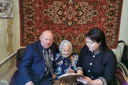 Сердечный визит: акция «От всей души“ согрела теплом ветерана Веру Дородько