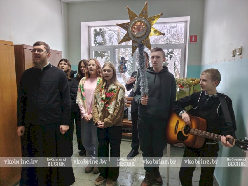 Колядная сказка для маленьких пациентов Кобринской детской больницы