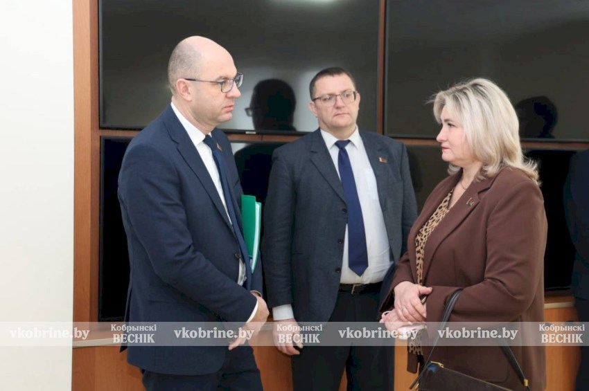 Послание Президента — ориентир для каждого: честный разговор с министром Сергеем Масляком в коллективе СООО «ПП Полесье» 