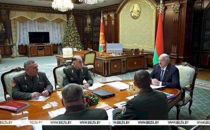 Последние метры Родины, светский прием, наказы для кадров и указ о криптобанках. Итоги недели Президента 