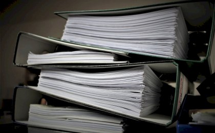 Порвать или хранить? Юрист объяснила, какие документы опасно выбрасывать