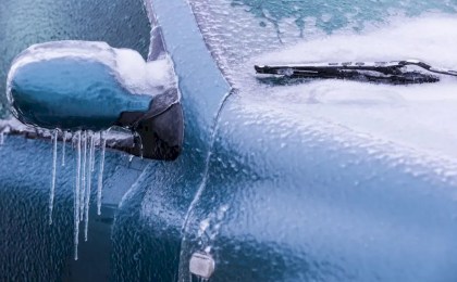 Ледяной дождь ухудшит ситуацию на дорогах Беларуси - как себя обезопасить