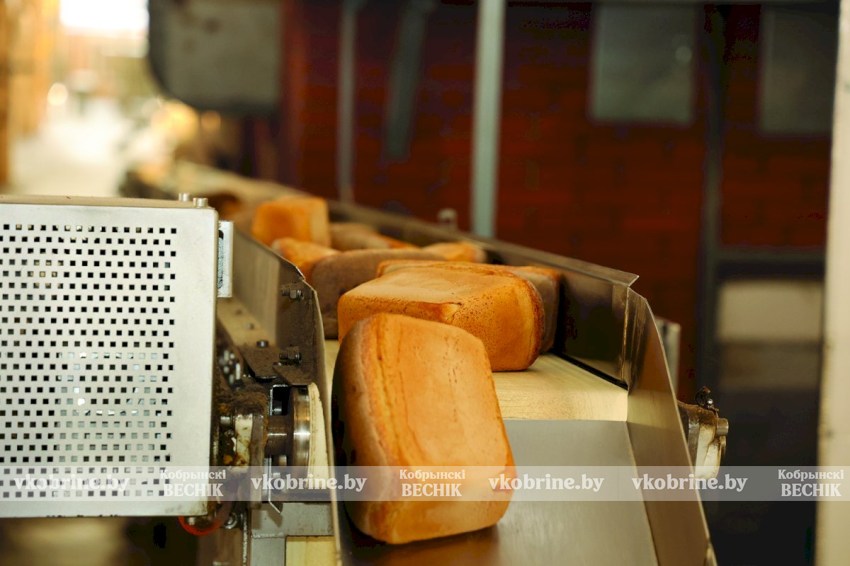 Натуральная закваска и уникальная печь - узнали для вас секреты приготовления знаменитого кобринского кирпичика