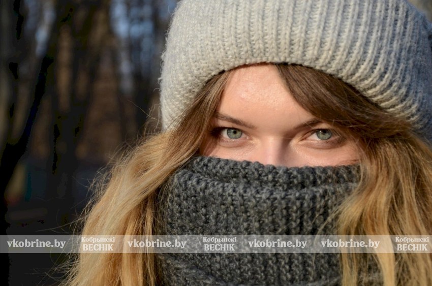 Почему зимой нельзя закрывать шарфом лицо — объяснили врачи