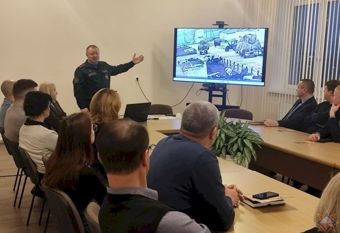 Профилактика вместо тушения: встречи спасателей Кобринщины с трудовыми коллективами