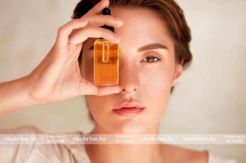 Как выбрать сыворотку для лица в холодное время года: советы дерматолога