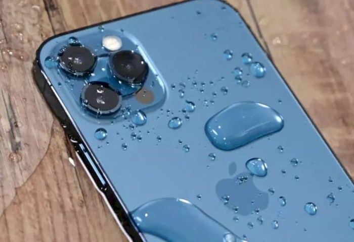 Как просушить iPhone после контакта с водой: советы эксперта
