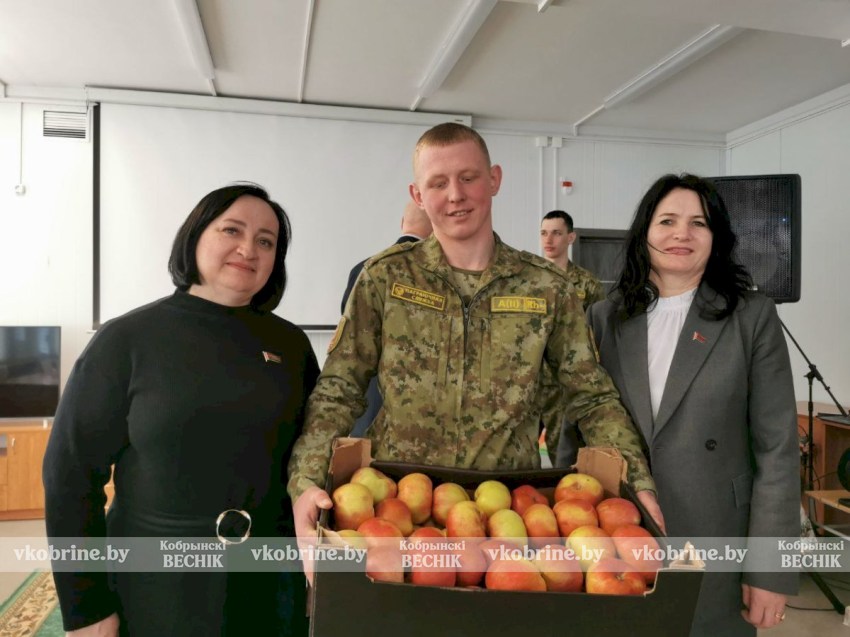 С заботой о людях и вниманием к защитникам: итоги депутатской недели Полины Василюк в округе