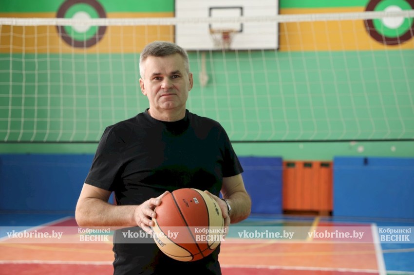 Спорт, дисциплина и тепло души: секреты педагогики учителя Николая Власюка из Верхолесской средней школы