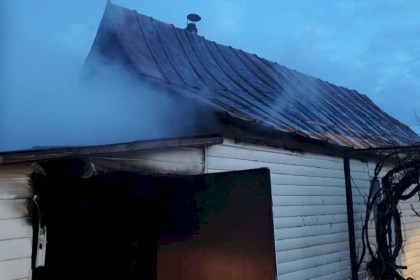 Огонь не берет выходных - в Кобринском районе горели дом и баня