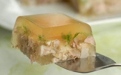 Для здоровья костей и суставов: узнали, как в домашних условиях приготовить бюджетный коллаген