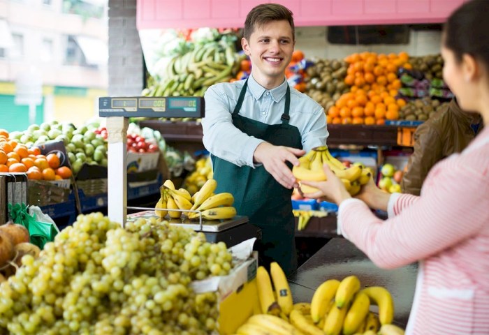 Как вернуть свои деньги: что делать, если продавец обсчитал вас на рынке