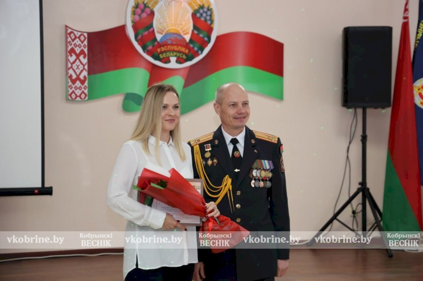 Честь, отвага и бессонные ночи - в Кобрине поздравили тех, кто всегда на посту
