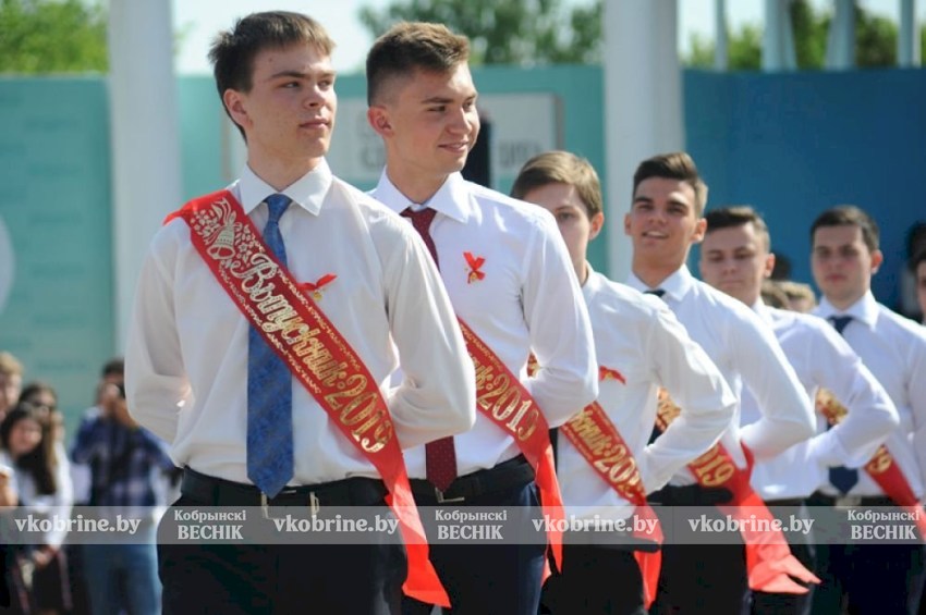 Известны даты последних звонков, выпускных и экзаменов у белорусских школьников