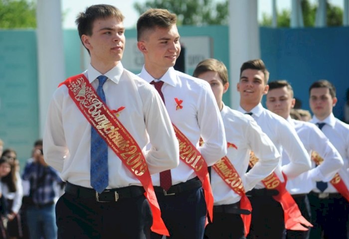 Известны даты последних звонков, выпускных и экзаменов у белорусских школьников