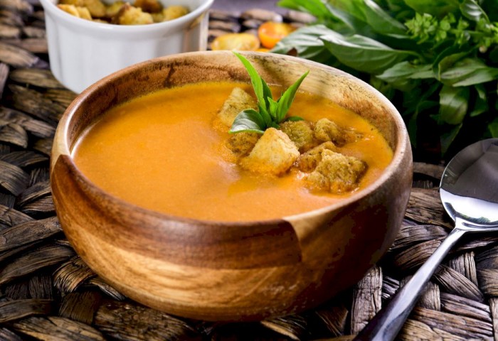 Готовим оранжевый крем-суп, сытное пюре и полезные чипсы